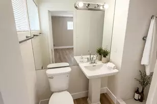 815 E Cavalier Dr, Phoenix, AZ 85014 - Photo 21