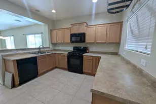 2363 N Smithsonian Dr, Florence, AZ 85132 - Photo 5