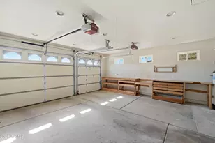 10226 W Palmer Dr, Sun City, AZ 85351 - Photo 33