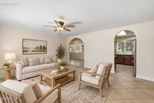 10226 W Palmer Dr, Sun City, AZ 85351 - Photo 7