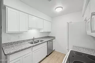 8101 N 107th Ave, Peoria, AZ 85345 - Photo 13
