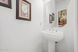 2724 E Bridgeport Pkwy, Gilbert, AZ 85295 - Photo 15