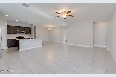 13634 W Briles Road, Peoria, AZ 85383 - Photo 5