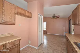 2602 N 60th Dr, Phoenix, AZ 85035 - Photo 13