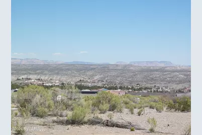 2070 Crossroads Boulevard #128, Clarkdale, AZ 86324 - Photo 3