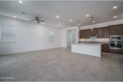 14084 W Desert Flower Drive, Goodyear, AZ 85395 - Photo 7