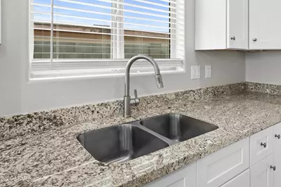 9561 W Kramer Place, Arizona City, AZ 85123 - Photo 5