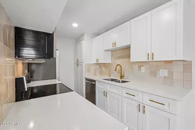 5919 W Golden Lane, Glendale, AZ 85302 - Photo 5