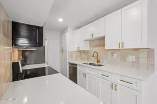 5919 W Golden Ln, Glendale, AZ 85302 - Photo 5