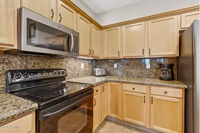 19208 N Moondance Lane, Surprise, AZ 85387 - Photo 17