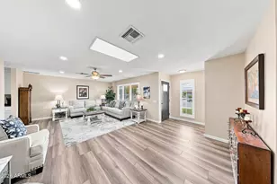 18402 N 95th Ave, Sun City, AZ 85373 - Photo 5