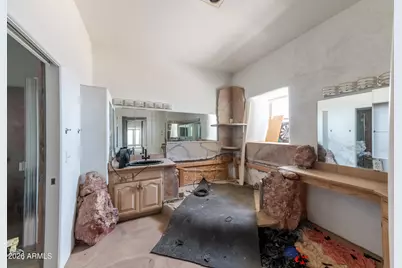 425 S Russell Road, Casa Grande, AZ 85193 - Photo 13