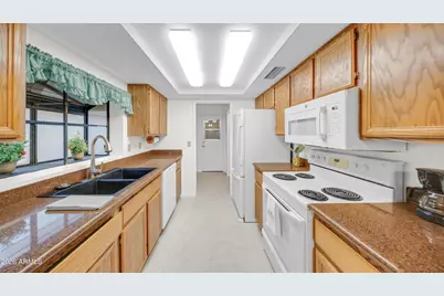 11033 W Devonshire Avenue, Phoenix, AZ 85037 - Photo 5