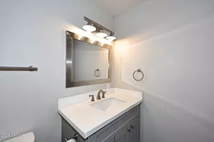 8638 E Sheridan St, Scottsdale, AZ 85257 - Photo 23