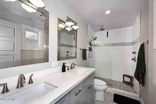 8638 E Sheridan St, Scottsdale, AZ 85257 - Photo 17