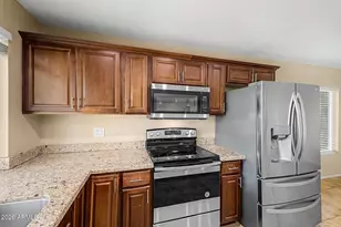 3118 W Woodridge Dr, Phoenix, AZ 85053 - Photo 11