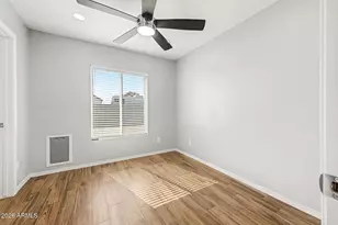3118 W Woodridge Dr, Phoenix, AZ 85053 - Photo 23