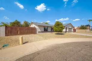 3118 W Woodridge Dr, Phoenix, AZ 85053 - Photo 3