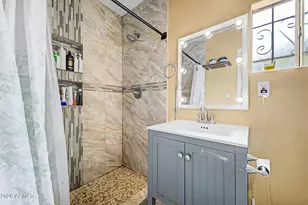2726 W Taylor St, Phoenix, AZ 85009 - Photo 17
