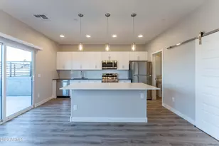 432 S 32nd St, Mesa, AZ 85204 - Photo 1