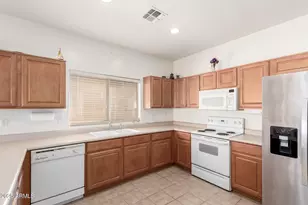 44922 W Alamendras St, Maricopa, AZ 85139 - Photo 9
