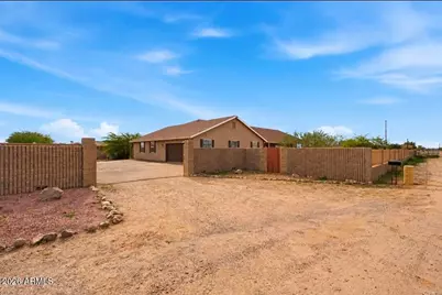 20305 W Peakview Road, Wittmann, AZ 85361 - Photo 3