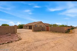 20305 W Peak View Rd, Wittmann, AZ 85361 - Photo 3