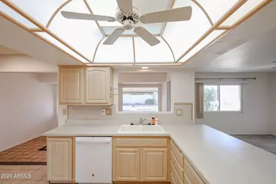 19610 N Lakeforest Drive, Sun City, AZ 85373 - Photo 9