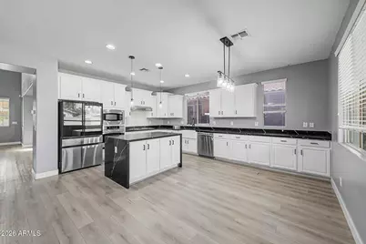 250 W Yellow Wood Avenue, San Tan Valley, AZ 85140 - Photo 9