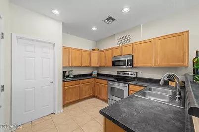 1270 E Thompson Way, Chandler, AZ 85286 - Photo 9