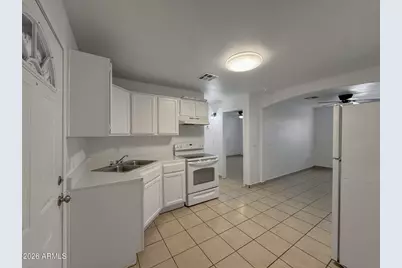 1023 E Old Southern Avenue #B, Phoenix, AZ 85042 - Photo 1