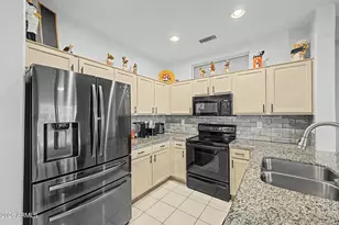 15717 W Cimarron Dr, Surprise, AZ 85374 - Photo 7