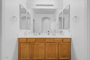 42424 N Gavilan Peak Pkwy, Anthem, AZ 85086 - Photo 15