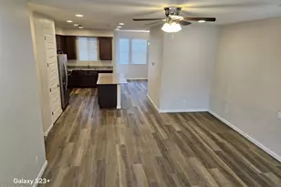 2090 S Dorsey Ln, Tempe, AZ 85282 - Photo 17