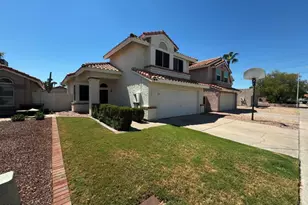 4053 E Woodland Dr, Phoenix, AZ 85048 - Photo 5