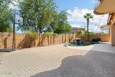 13636 W Mauna Loa Lane, Surprise, AZ 85379 - Photo 5