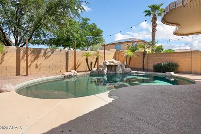 13636 W Mauna Loa Lane, Surprise, AZ 85379 - Photo 5