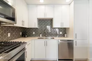7300 E Earll Dr, Scottsdale, AZ 85251 - Photo 11