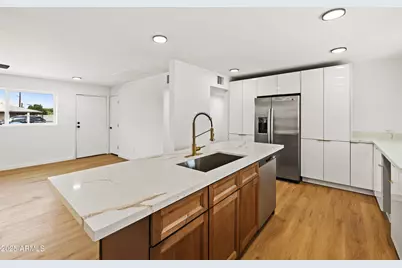 2201 N 29th Place, Phoenix, AZ 85008 - Photo 15
