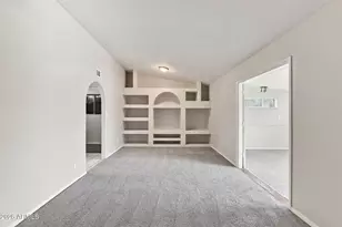332 W Kerry Ln, Phoenix, AZ 85027 - Photo 5