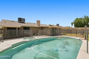 332 W Kerry Ln, Phoenix, AZ 85027 - Photo 31