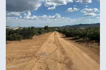 1925 N Gallian Fox Run #4, Dewey, AZ 86327 - Photo 11