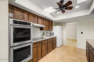 10311 W Kingswood Cir, Sun City, AZ 85351 - Photo 9