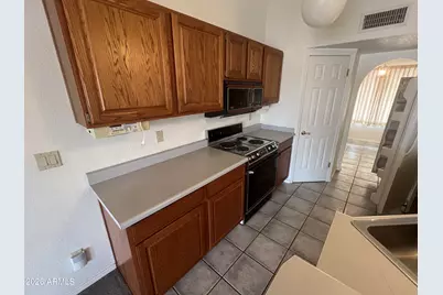 14719 S Country Club Way, Arizona City, AZ 85123 - Photo 13