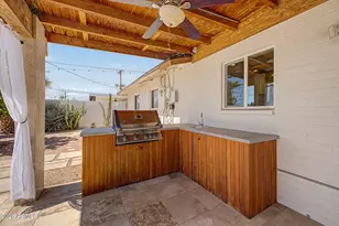 8119 E Palm Ln, Scottsdale, AZ 85257 - Photo 29