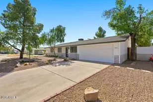 3821 W Desert Park Ln, Phoenix, AZ 85051 - Photo 3
