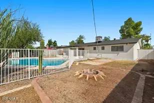 3821 W Desert Park Ln, Phoenix, AZ 85051 - Photo 25