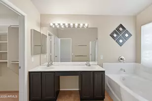 860 N Cholla St, Chandler, AZ 85224 - Photo 9
