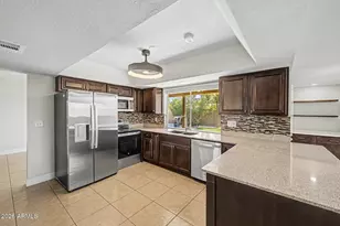 5109 E Laurel Ln, Scottsdale, AZ 85254 - Photo 11