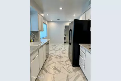 5634 E Wilshire Drive, Scottsdale, AZ 85257 - Photo 11